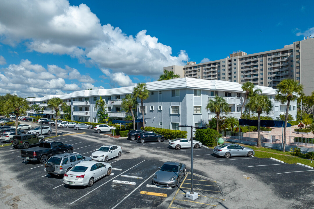 Waters Edge in Coral Gables, FL - Building Photo