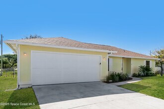 785 2nd St SW in Vero Beach, FL - Building Photo - Building Photo