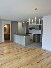 1310 Sauvé Rue E in Montréal, QC - Building Photo - Building Photo