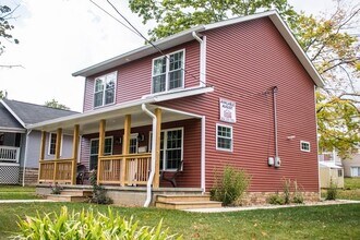 1113 N Indiana Ave in Bloomington, IN - Foto de edificio - Building Photo