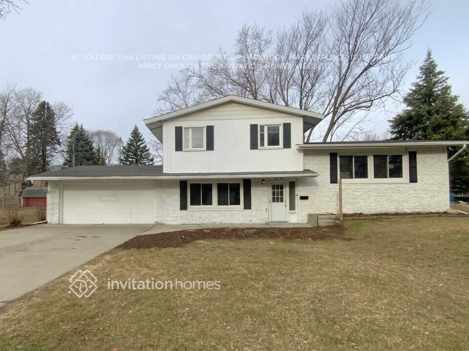 3347 Utah Ave N in Minneapolis, MN - Building Photo