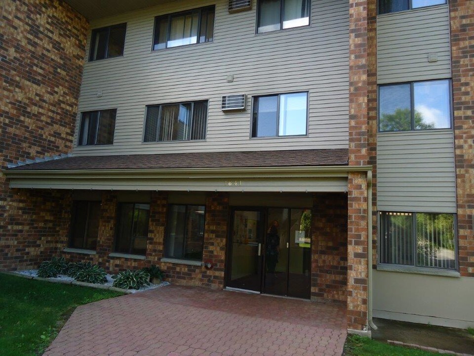 West Falls Estates in International Falls, MN - Building Photo