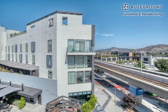 8809 Washington Blvd in Culver City, CA - Building Photo - Building Photo