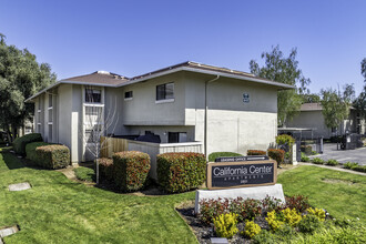 California Center Apartments in Sacramento, CA - Building Photo - Building Photo