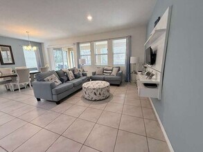 8032 Oak Shadow Ct in Davenport, FL - Building Photo - Building Photo