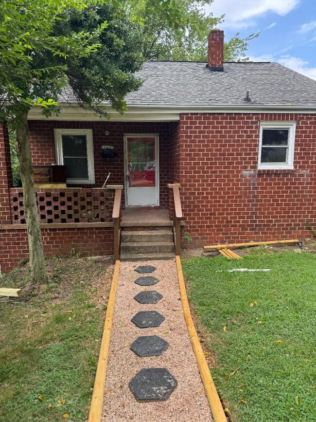 property at 2517 Lafayette Cir