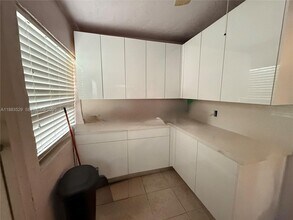 27 Laredo Pl in Davie, FL - Building Photo - Building Photo