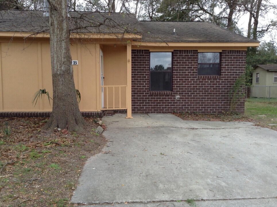 5209 Napoleon Dr in North Charleston, SC - Building Photo