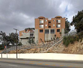 Casanova Garden Apartments in Los Angeles, CA - Building Photo - Building Photo