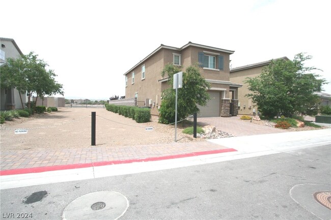 1349 Ossa St in Henderson, NV - Building Photo - Building Photo