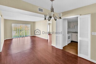 4172 Inverrary Dr in Lauderhill, FL - Building Photo