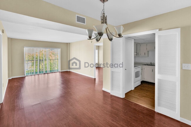 property at 4172 Inverrary Dr