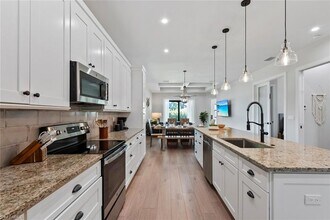 3552 Hibiscus Ave in Naples, FL - Building Photo - Building Photo