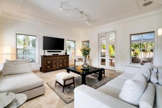 1725 Tigertail Ave in Miami, FL - Building Photo - Building Photo