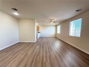 4074 Sparrow Rock St in Las Vegas, NV - Building Photo - Building Photo