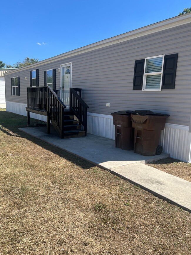 750 Silent Valley Rd in Lockhart, TX - Building Photo - Building Photo