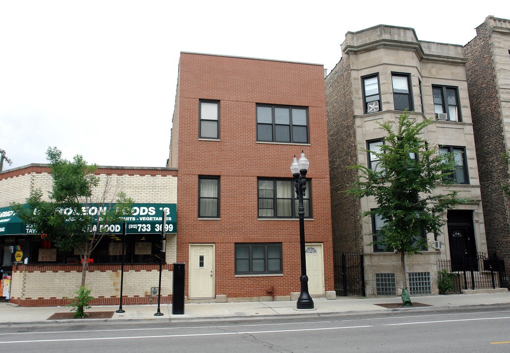 2317 W Taylor St in Chicago, IL - Building Photo