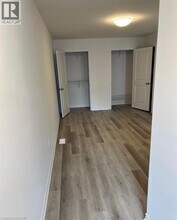 461 Blackburn Dr in Brantford, ON - Building Photo - Building Photo