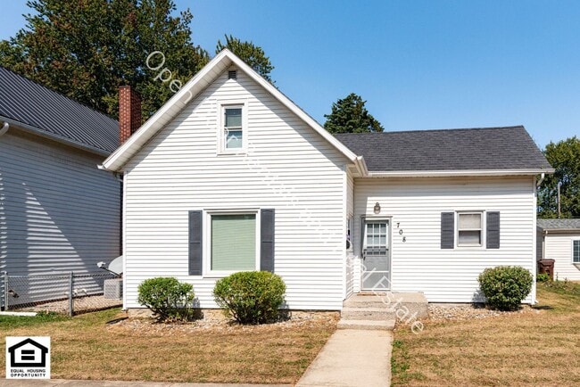 property at 708 E 9th St