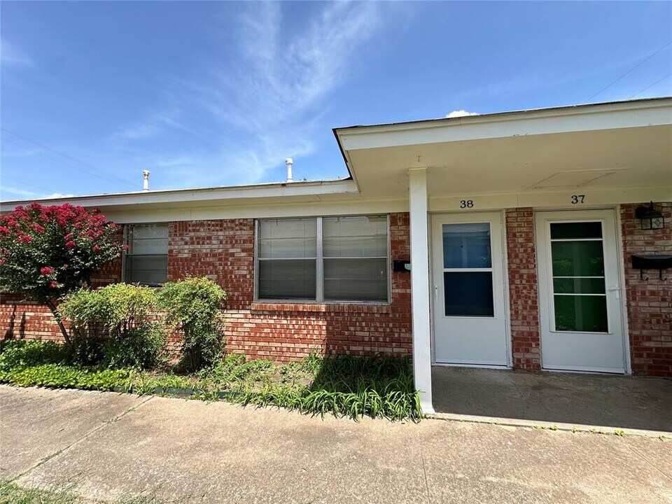 500 Stinson St in Norman, OK - Building Photo