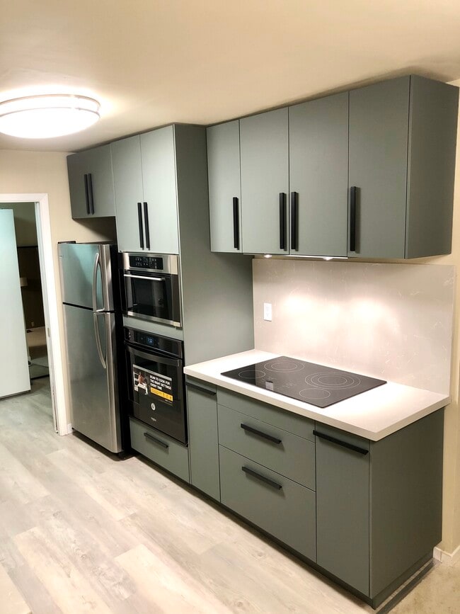 property at 1700 San Carlos Ave
