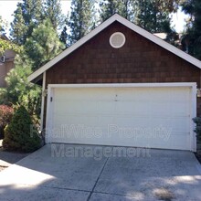 1757 SW Knoll Ave in Bend, OR - Building Photo - Building Photo