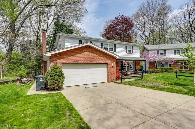 896 Cliffside Dr in Akron, OH - Building Photo - Building Photo