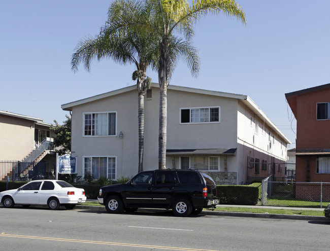 Century South Apartments in Santa Ana, CA - Building Photo - Building Photo