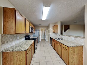 3124 Prairie Aster Dr in Lancaster, TX - Building Photo - Building Photo