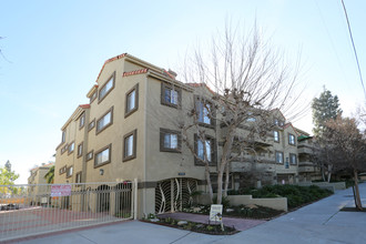 Canoga Luxury Apartments in Chatsworth, CA - Building Photo - Building Photo