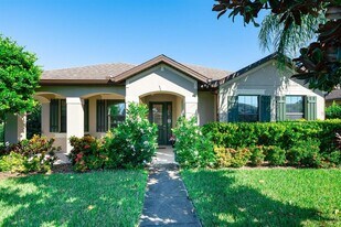 13243 Overstreet Rd in Windermere, FL - Building Photo