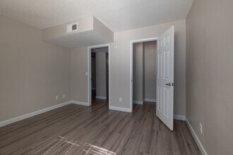 Latitude 32 in Tucson, AZ - Foto de edificio - Interior Photo