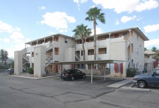 Rincon Apartments in Tucson, AZ - Building Photo - Building Photo