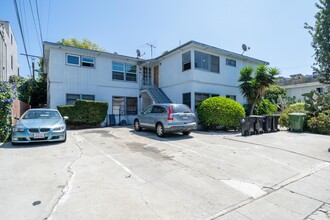 9843 Hannum Dr in Los Angeles, CA - Building Photo - Building Photo