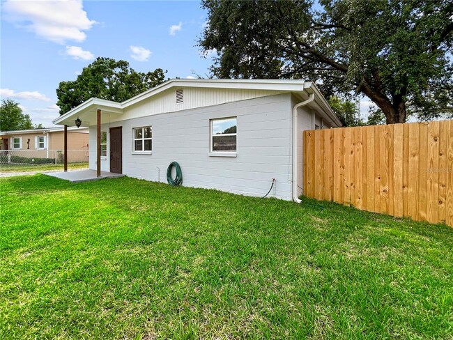 property at 2404 N Ramona Cir