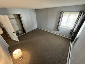 27 Millbury Ln in South Setauket, NY - Building Photo - Building Photo