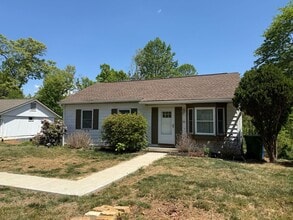 725 Ridge Rd in Asheville, NC - Building Photo - Building Photo