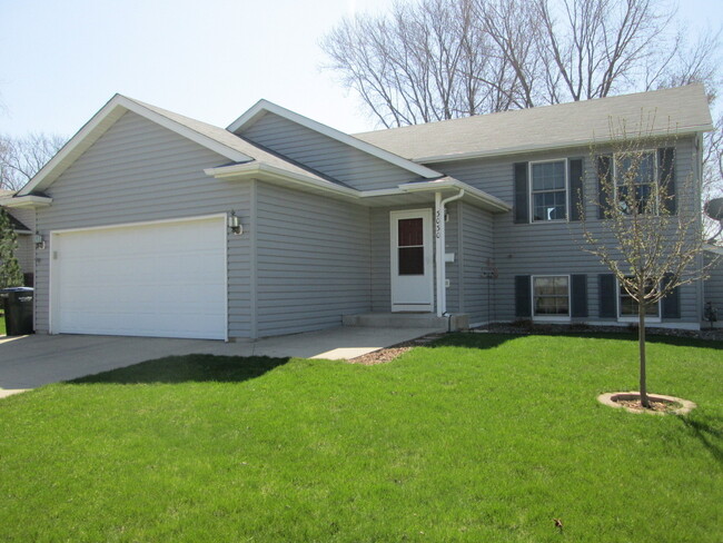 property at 3030 Bandel Dr NW