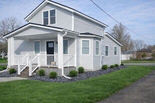 126 W Franklin St in West Salem, WI - Building Photo