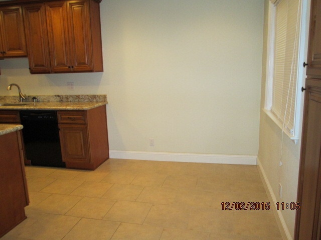 373 Eldridge Ave in Vacaville, CA - Foto de edificio - Building Photo