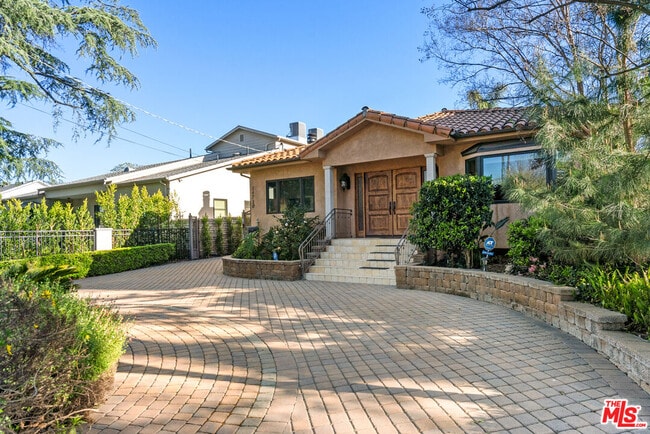 14710 Greenleaf St in Los Angeles, CA - Building Photo - Building Photo