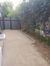 14758 Stare St, Unit Modern Abode in Mission Hills, CA - Foto de edificio - Building Photo