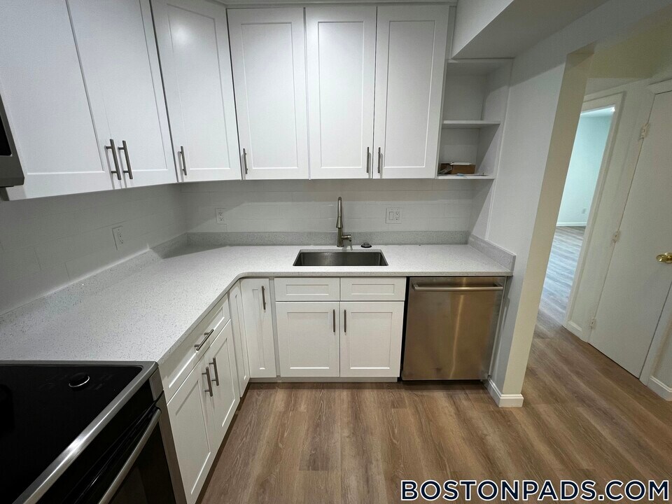 530 VFW Parkway in Boston, MA - Building Photo