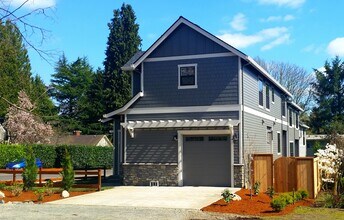 286 D Ave in Lake Oswego, OR - Building Photo - Building Photo