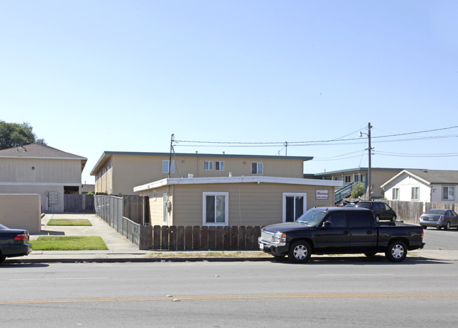 Montecito Apartments in Salinas, CA - Building Photo - Building Photo