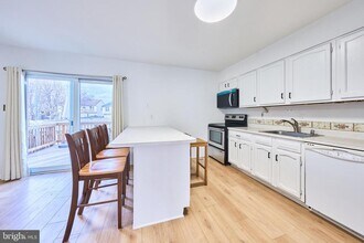 5 Briarstone Ln in Gaithersburg, MD - Building Photo - Building Photo