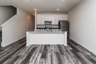 1713 Eastway Dr in Dallas, NC - Building Photo - Building Photo