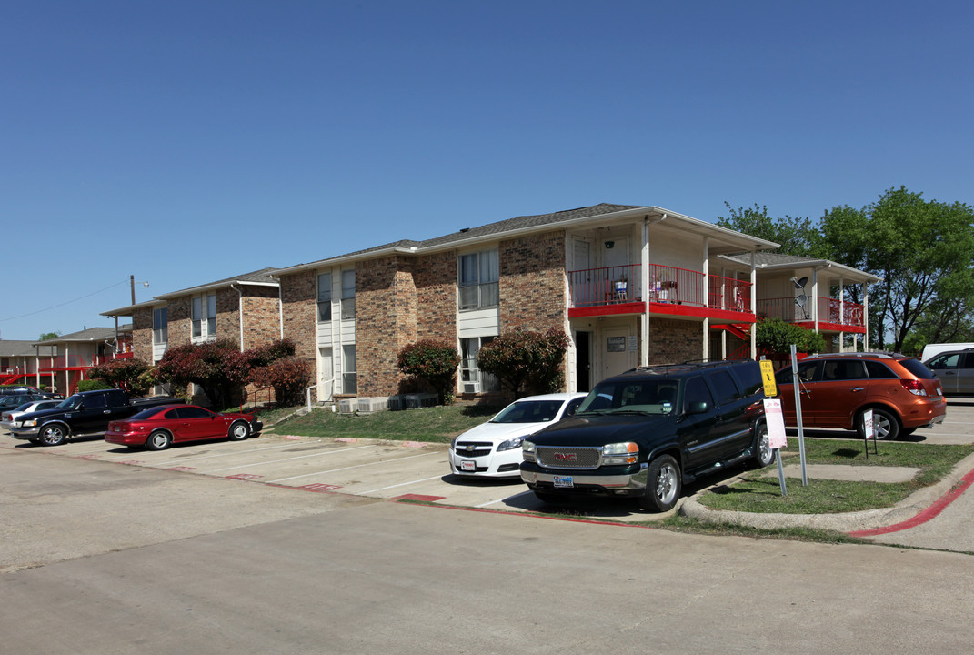 Old Town Place in Carrollton, TX - Foto de edificio