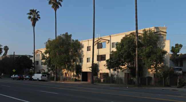 3121-3131 Eagle Rock Blvd in Los Angeles, CA - Foto de edificio - Building Photo