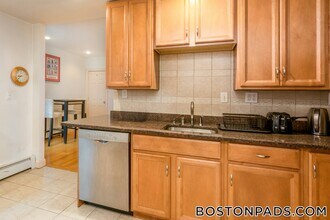 162 L St, Unit 1 in Boston, MA - Building Photo - Building Photo